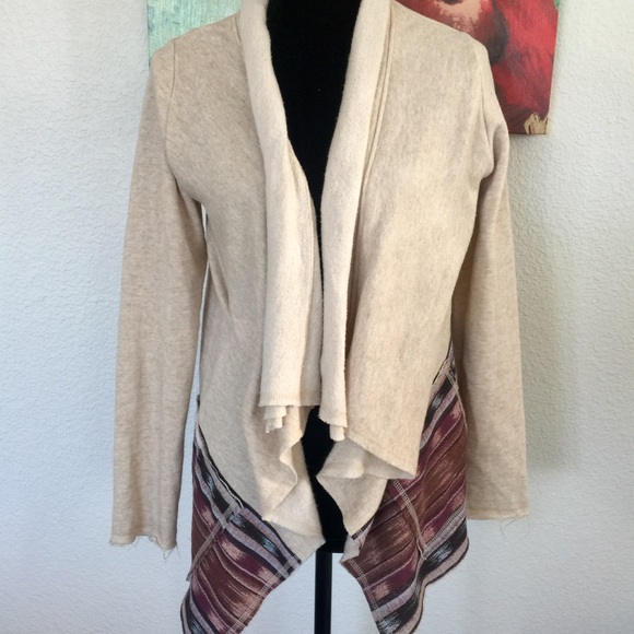 Billabong Sweaters - Billabong open sweatshirt tribal print size M